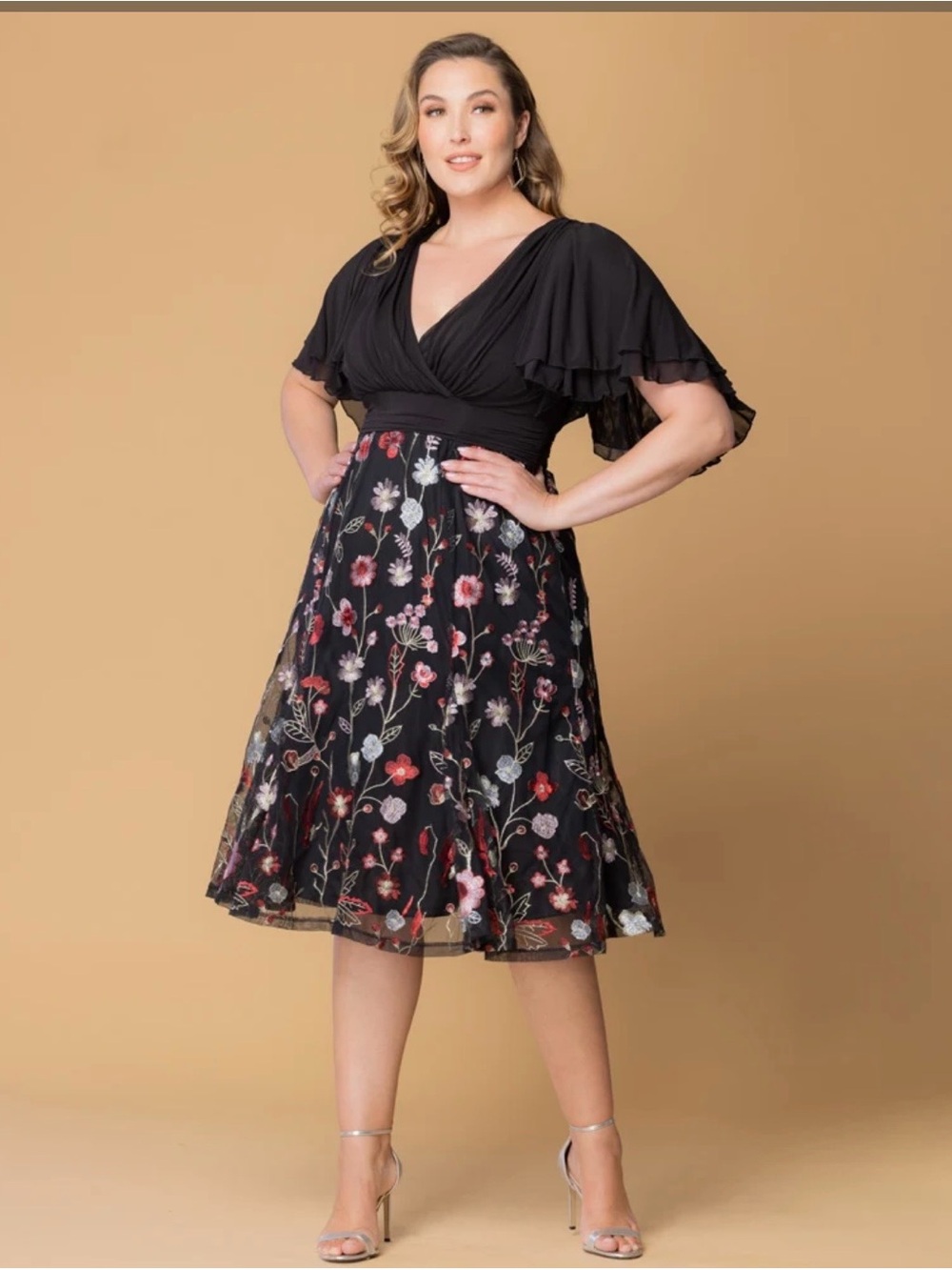Kiyonna Lilian Embroidered Floral Cocktail Dress Womans Plus Size 1X (14-16) NWT